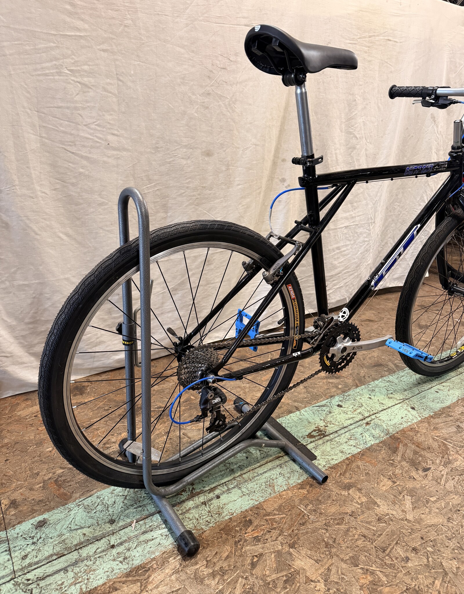 GT 20.5" GT Outpost (0222) B4L