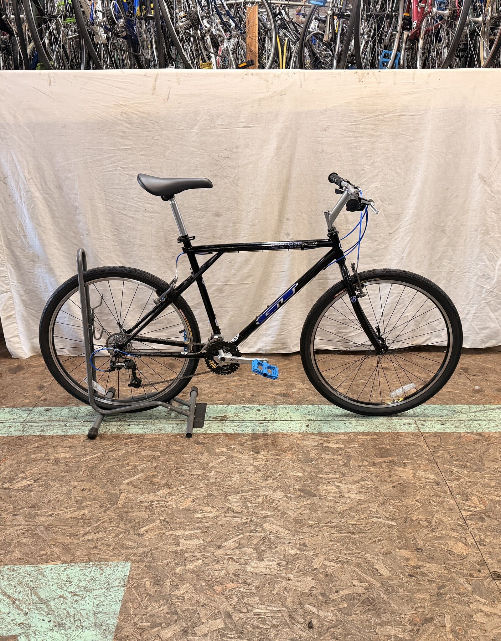 GT 20.5" GT Outpost (0222) B1U