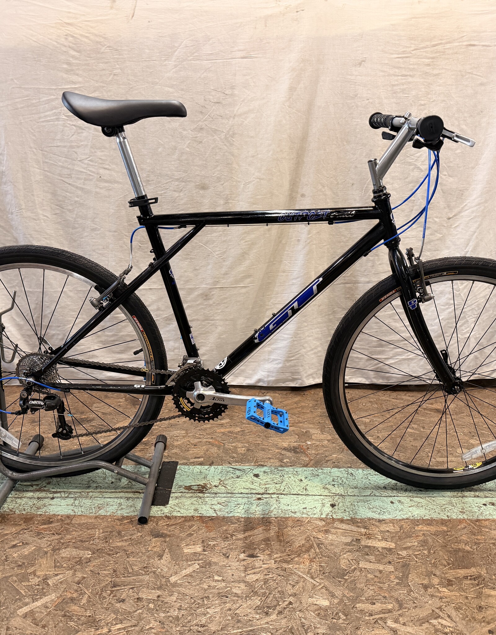 GT 20.5" GT Outpost (0222) B4L