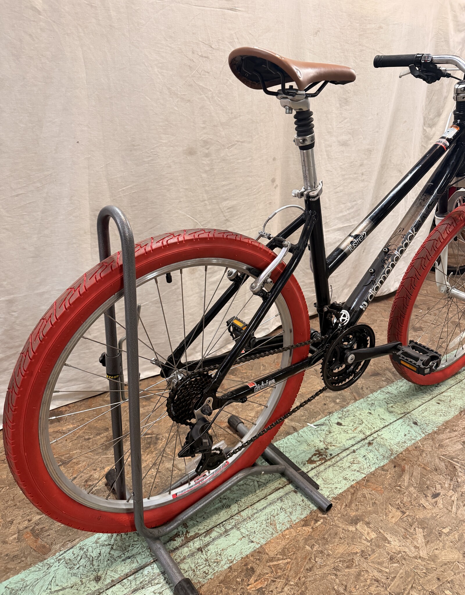 Diamondback 17" Diamondback Lustre 2 (8781) I4L