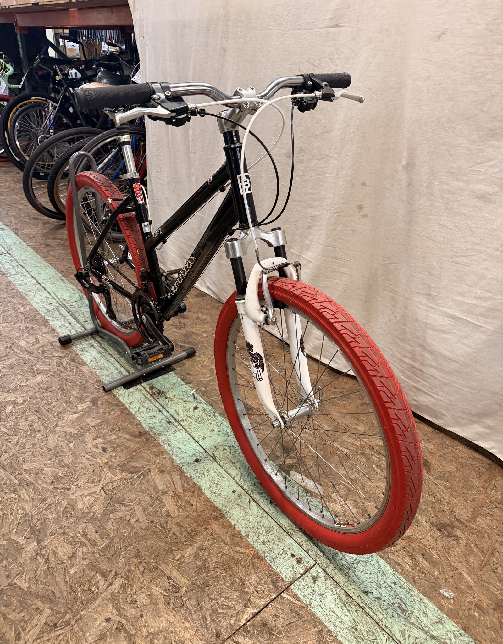 Diamondback 17" Diamondback Lustre 2 (8781) I4L