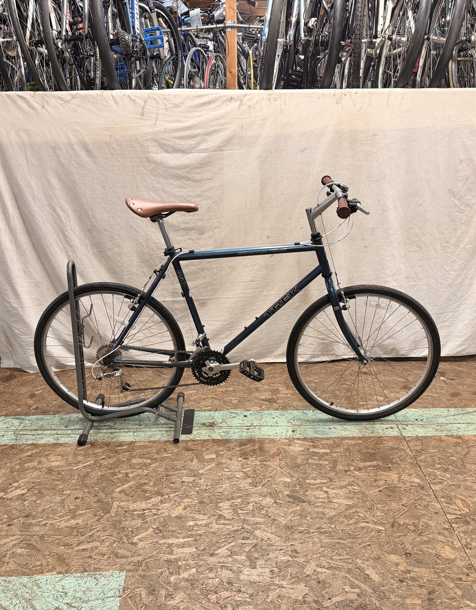 20.5" Trek 850 Mountain Track (3210) C3U