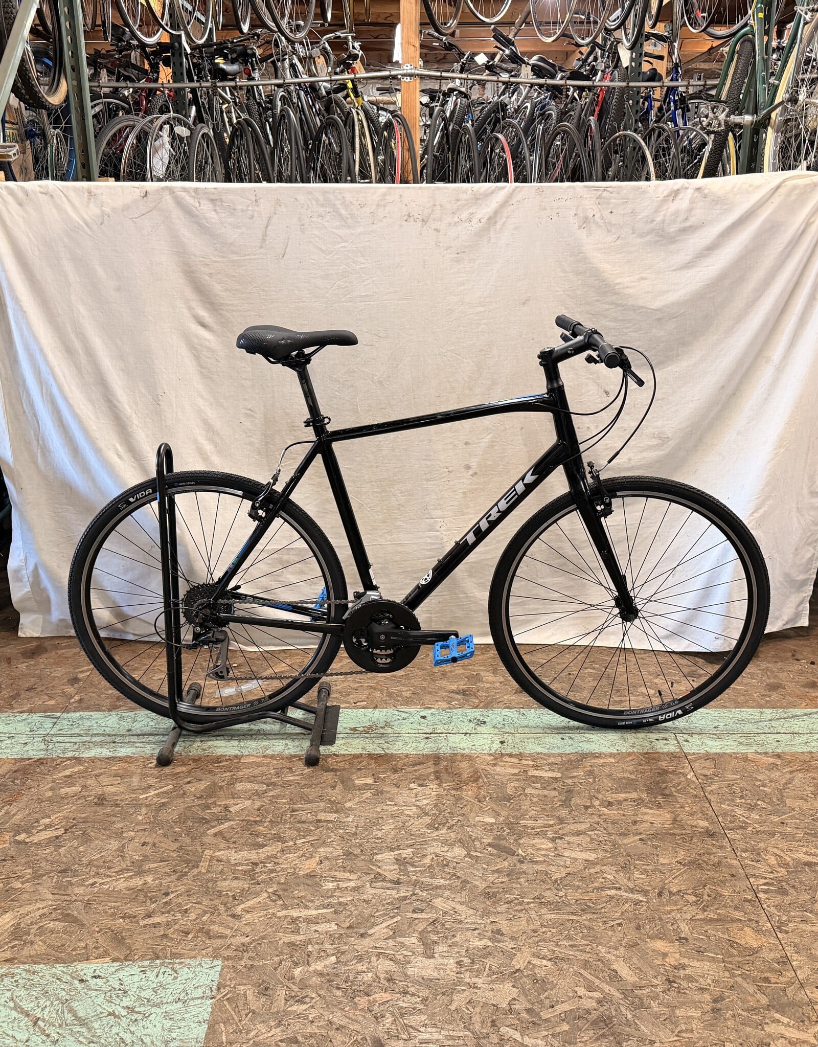 22.5" Trek FX3 (163L) C3U