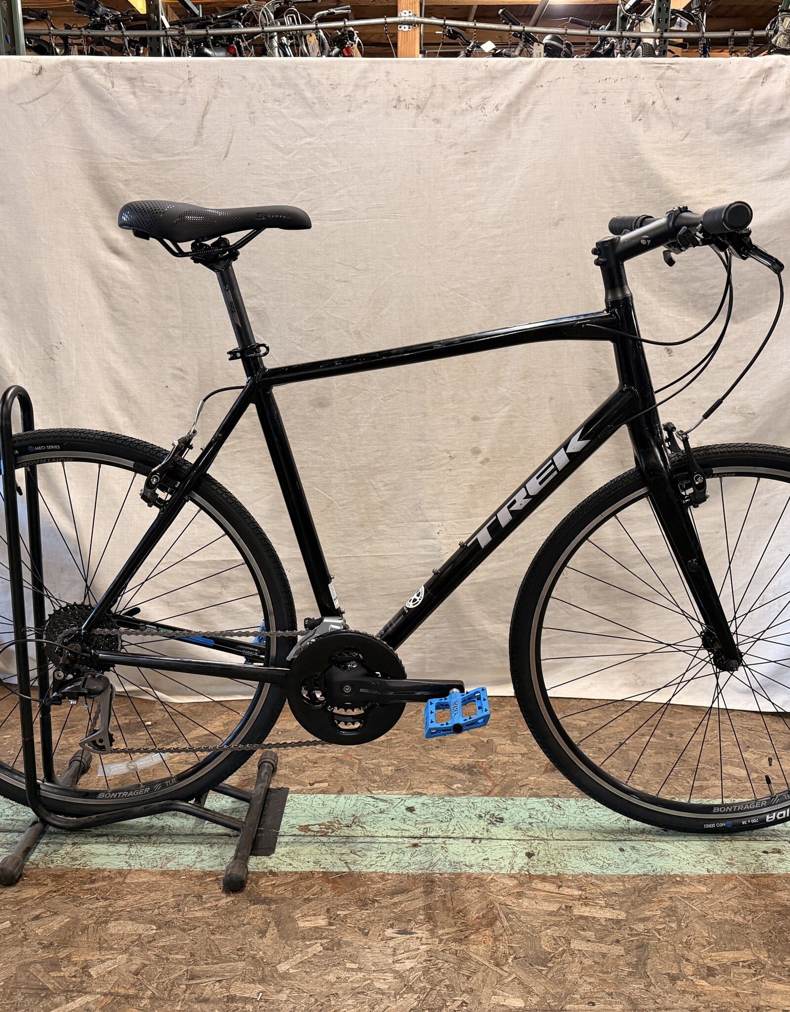22.5" Trek FX3 (163L) C3U