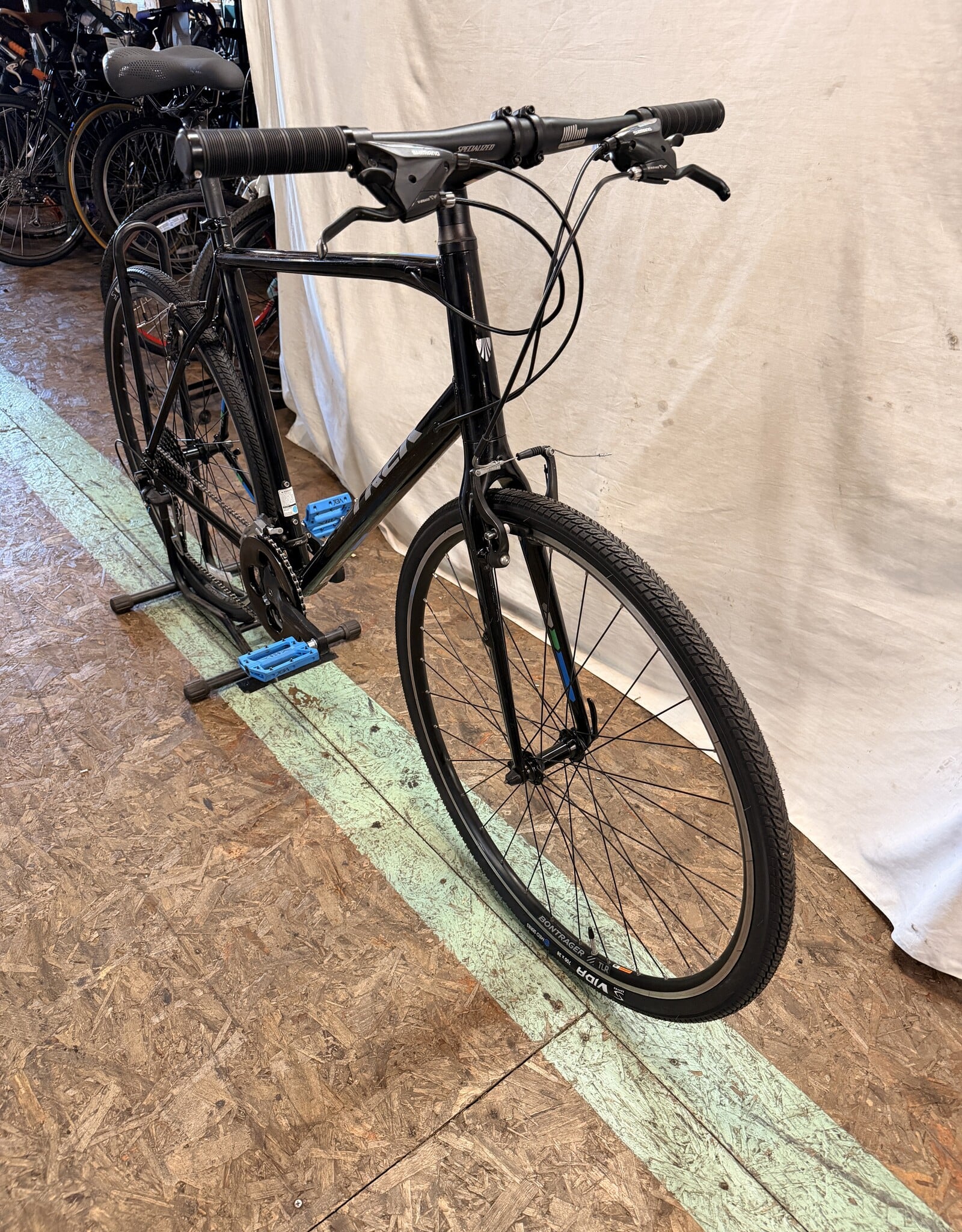22.5" Trek FX3 (163L) C3U