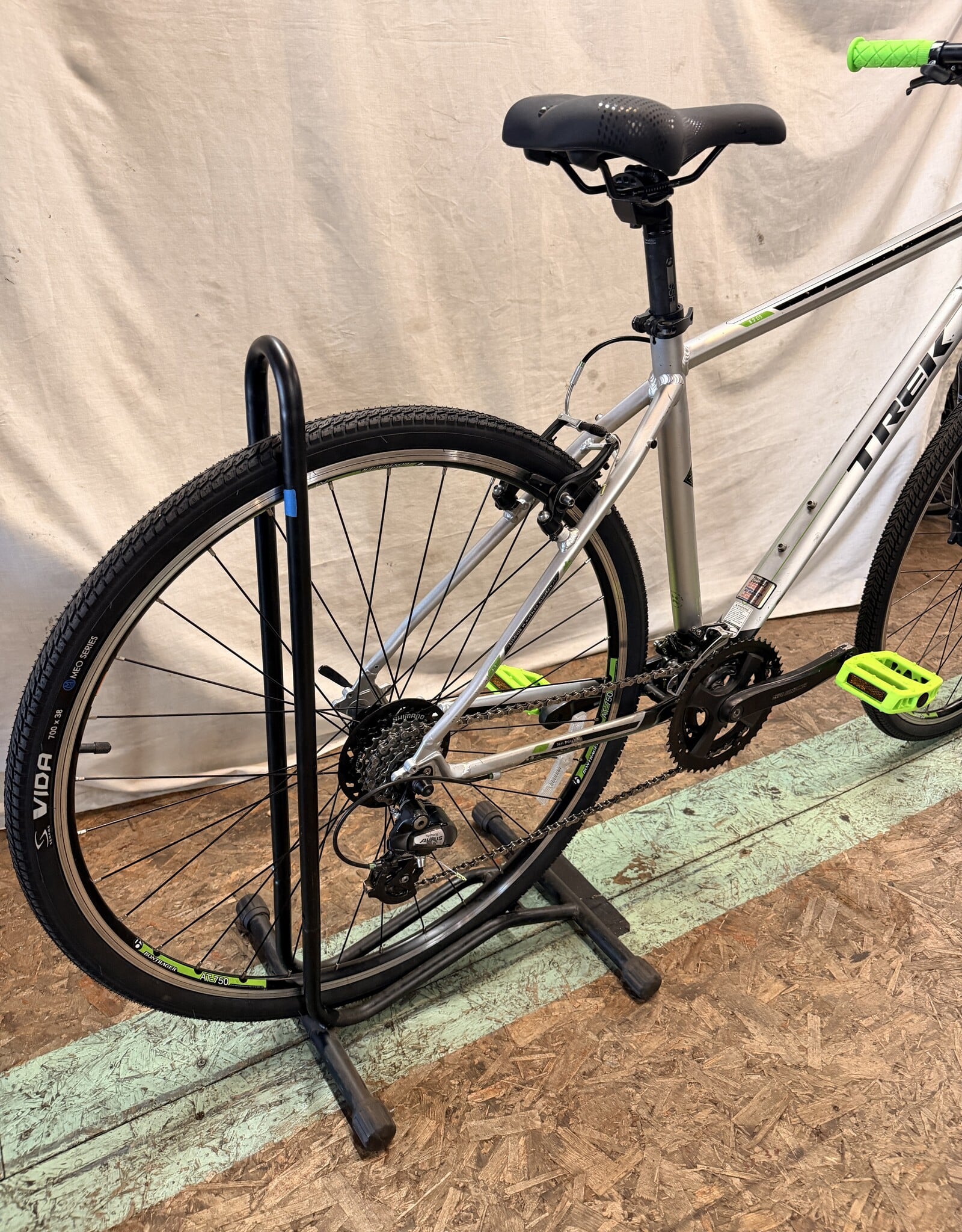 19.5" Trek 8.2 DS (003G) C3U