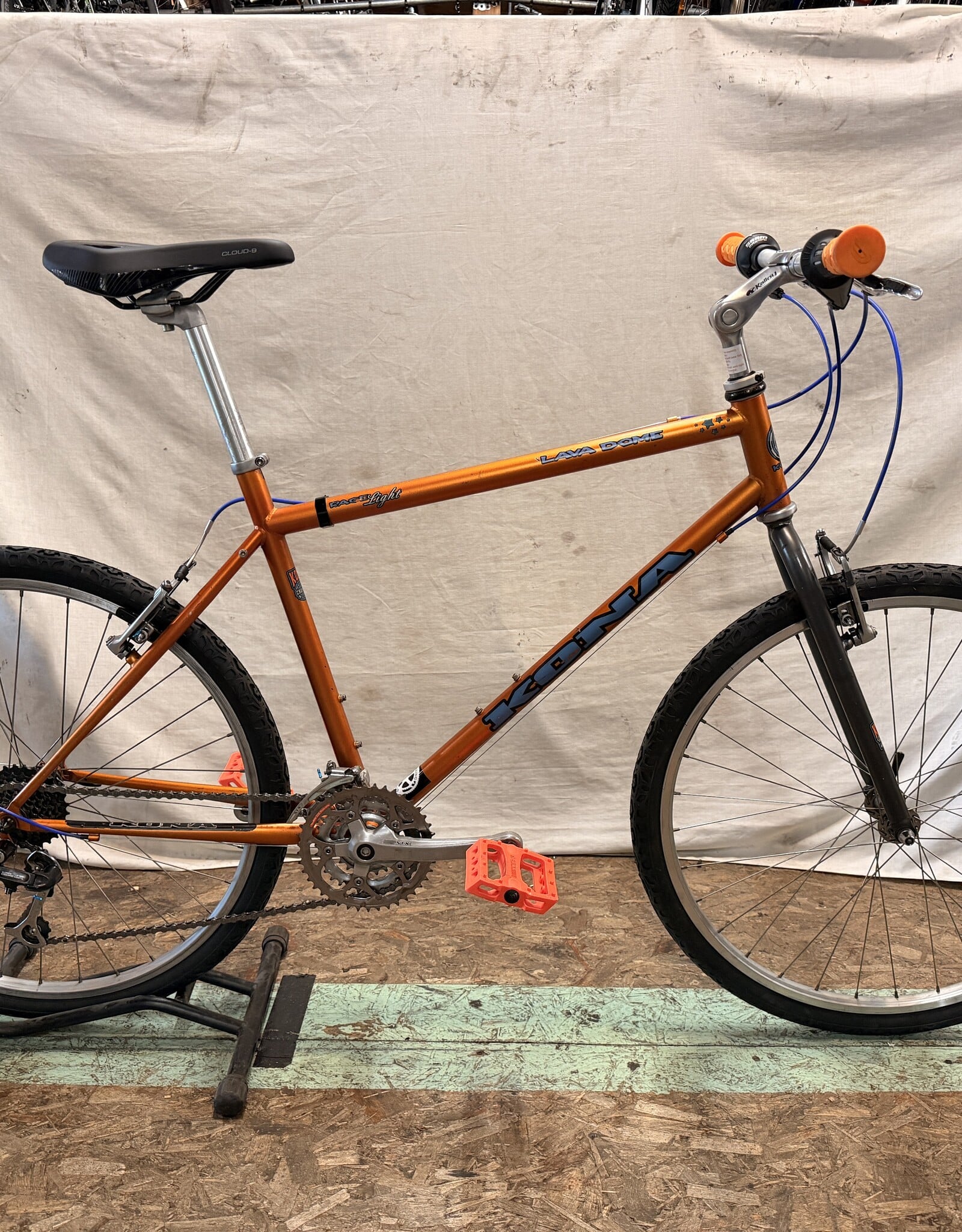 Kona 19" Kona Lava Dome (4644) C3U
