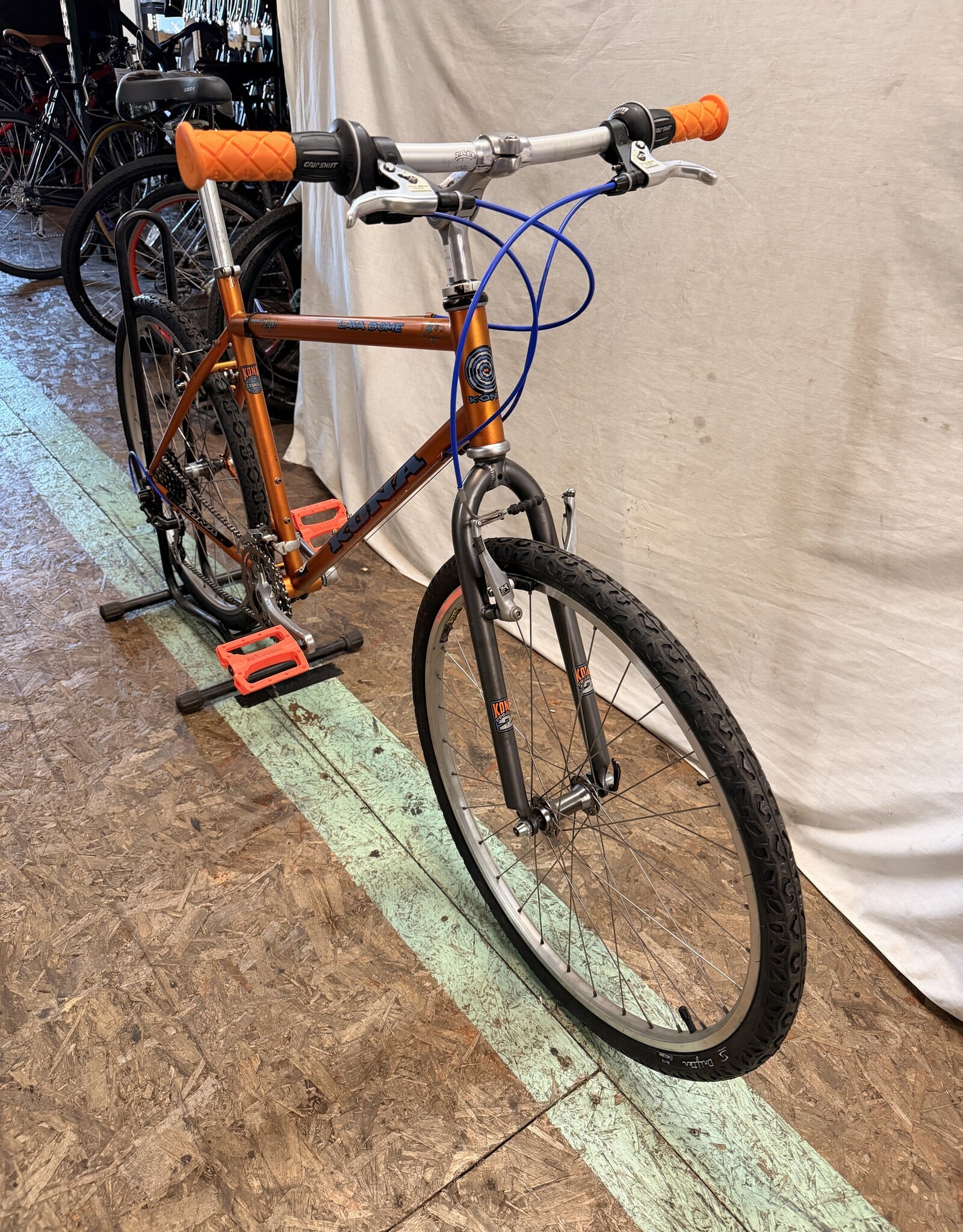 Kona 19" Kona Lava Dome (4644) C3U