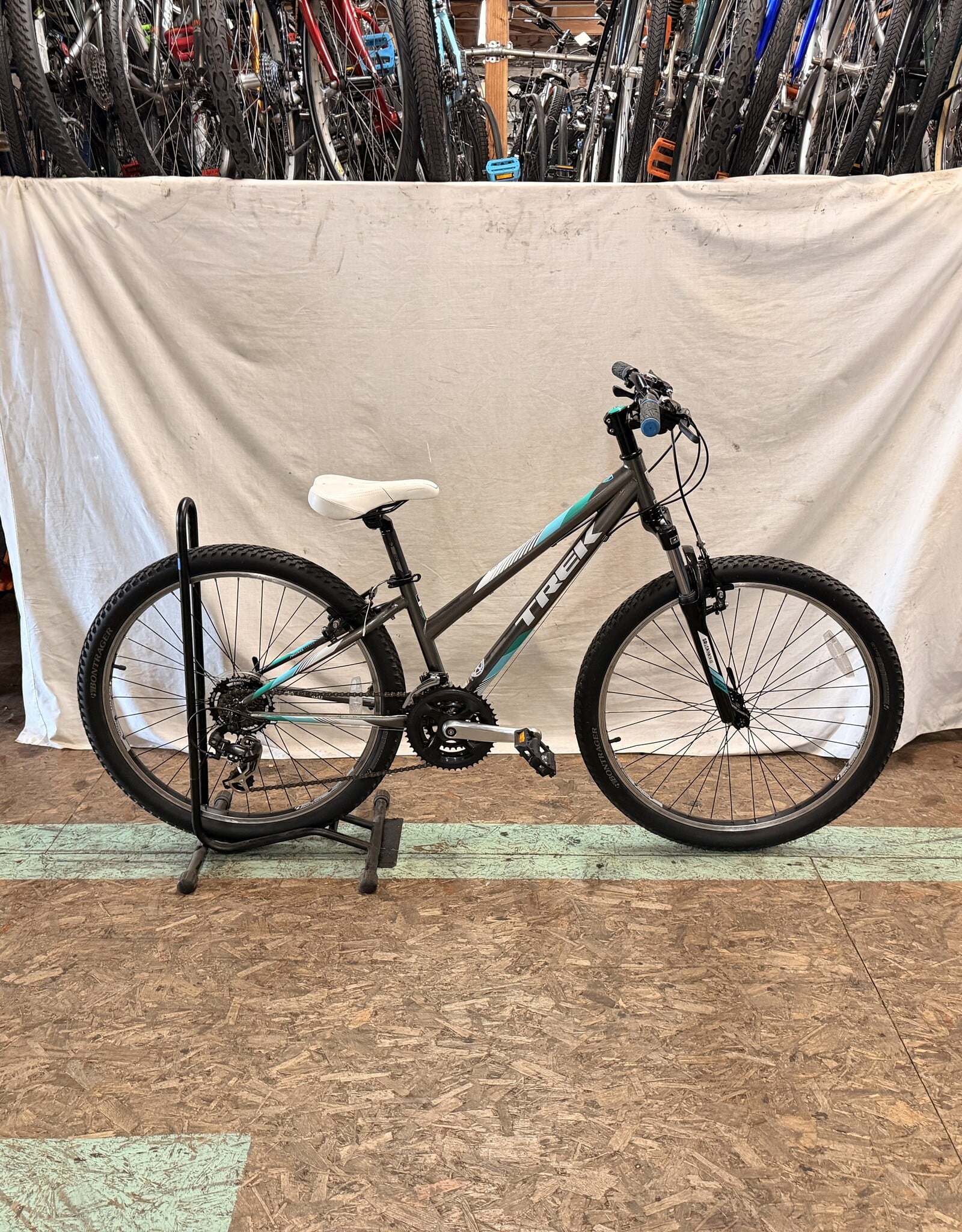 13" Trek 820 (239J) C4U