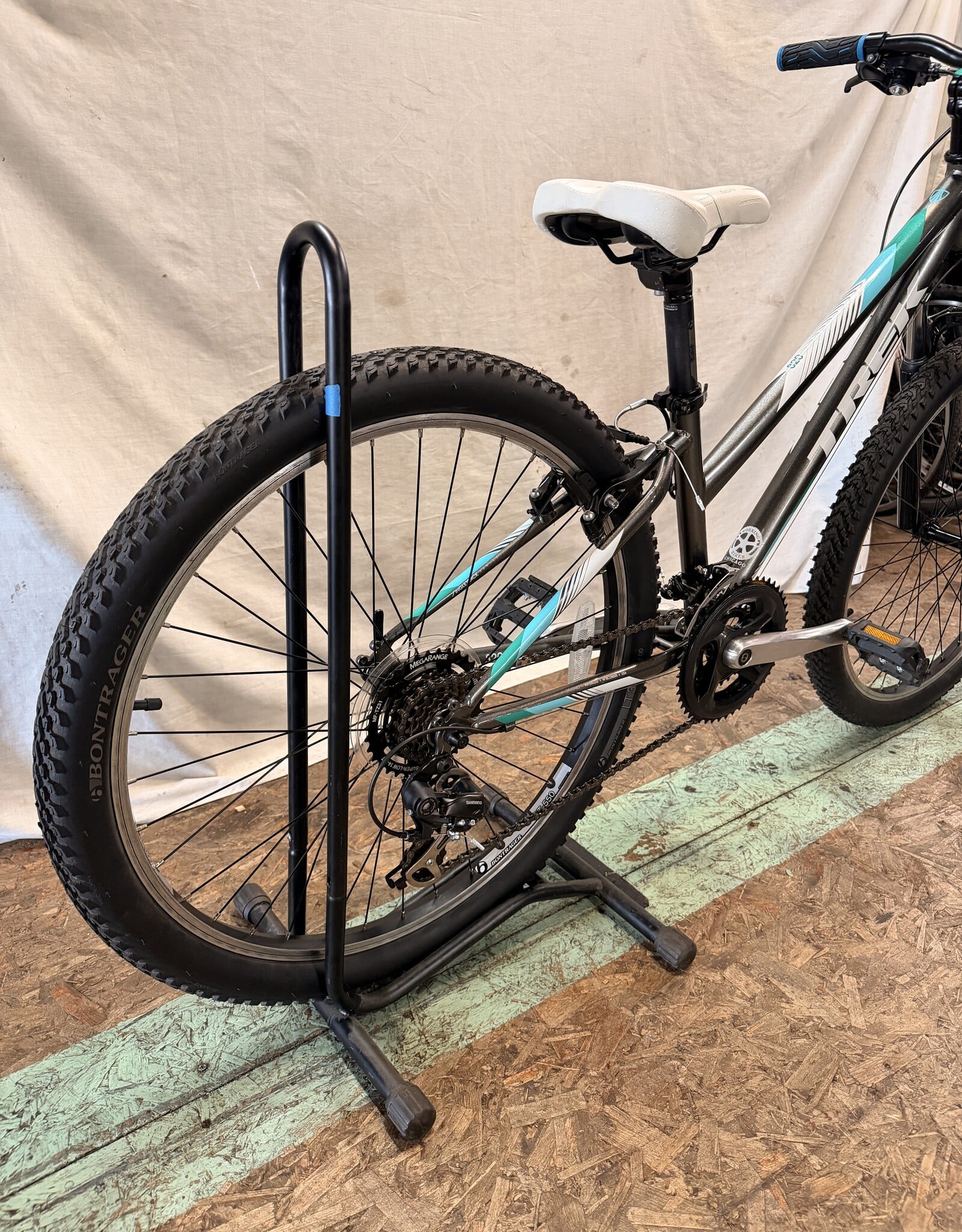 13" Trek 820 (239J) C4U