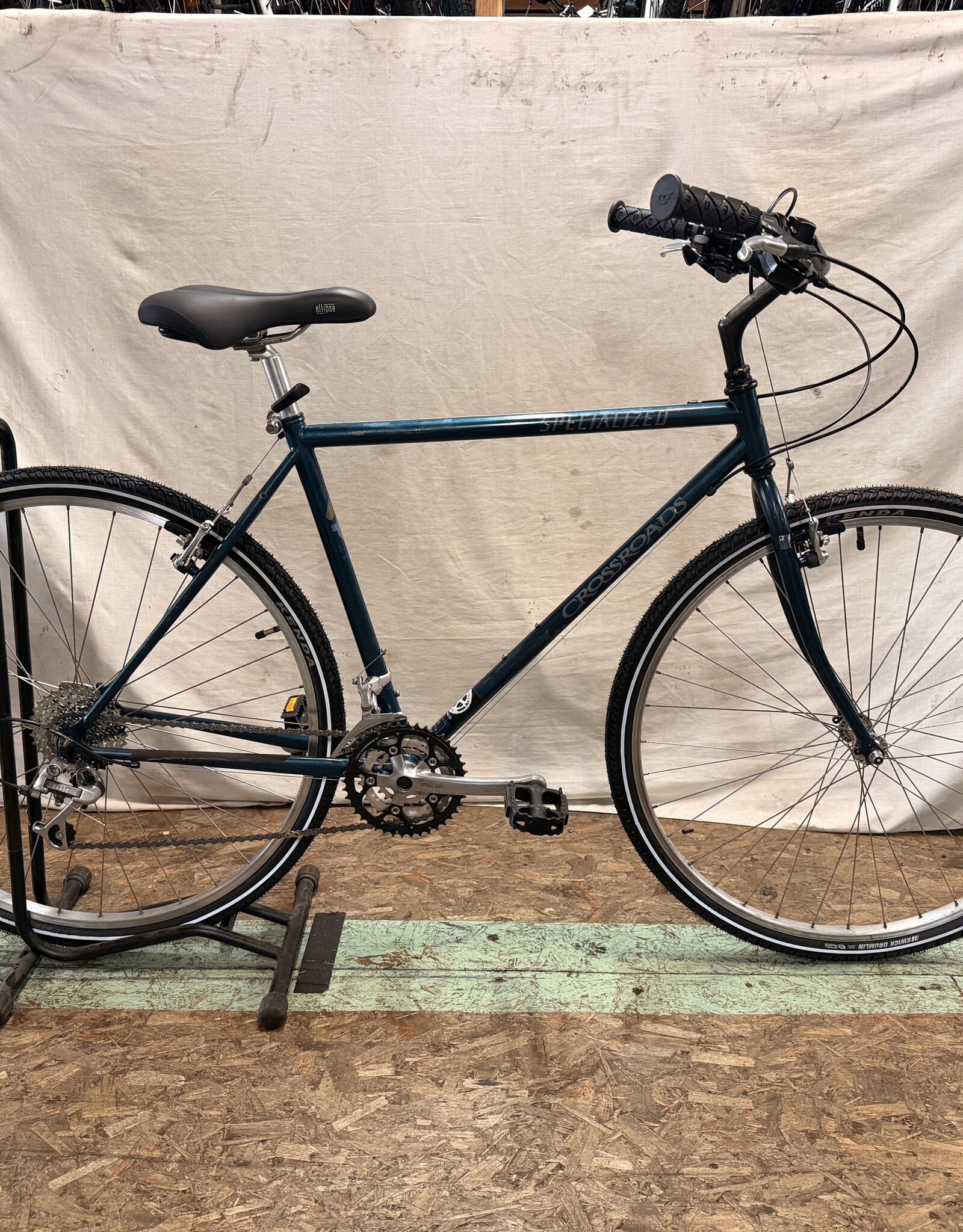 19" Specialized Crossroads (2250) C4U