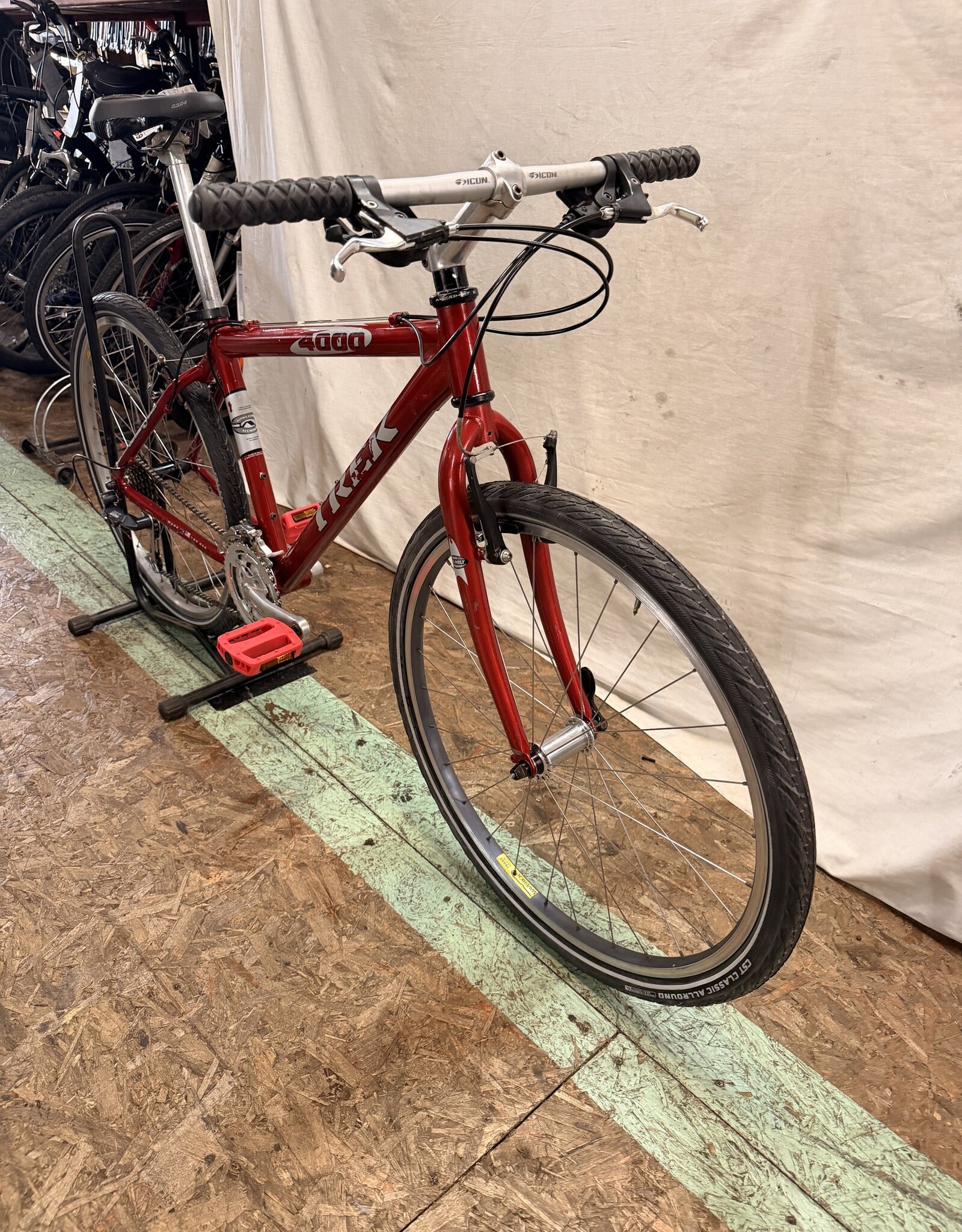 17" Trek 4000 (007R) C5U