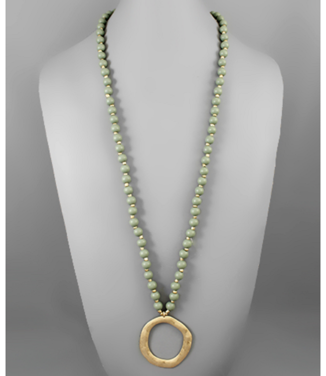 Circle Pendant Bead Necklace
