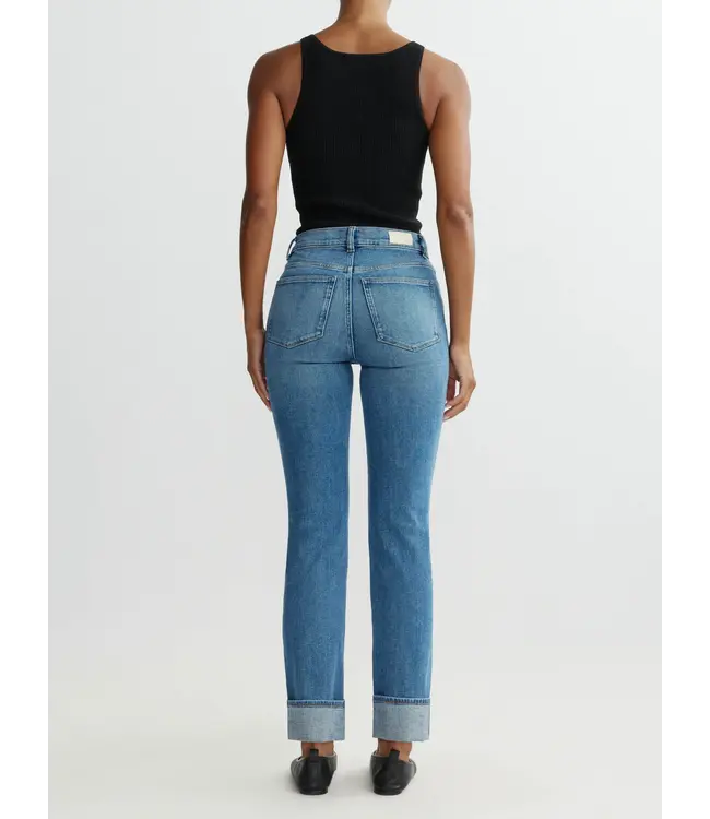 DL1961 Halle Straight Leg