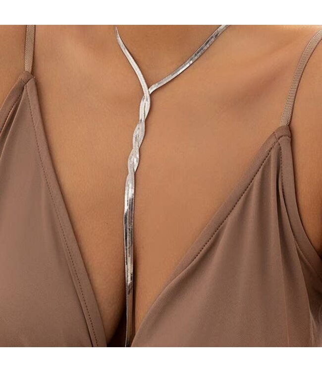 With a Twist Choker