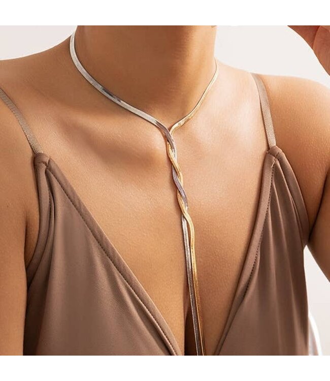 With a Twist Choker