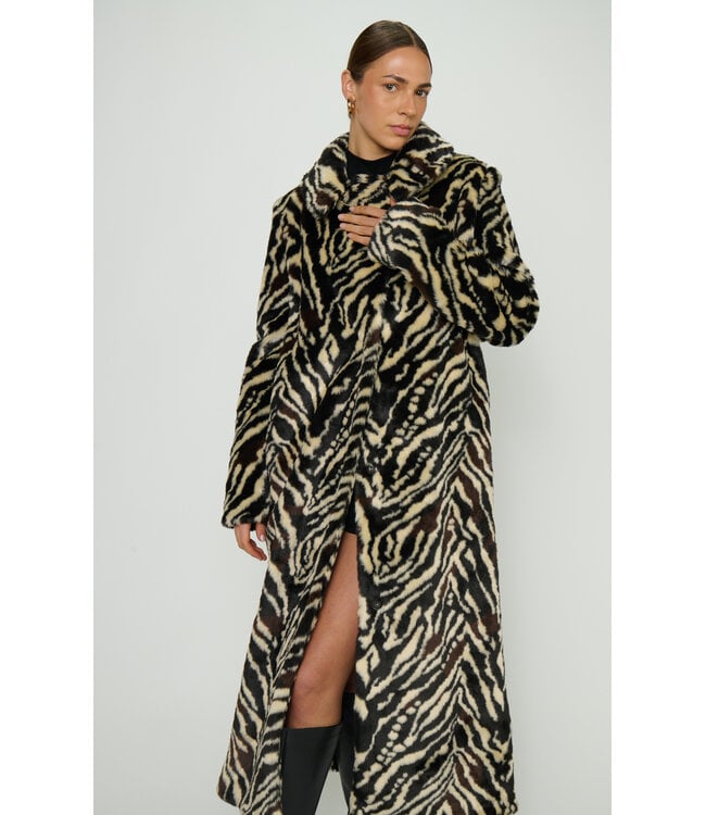 Show Me Your Mumu Miss Cindy Overcoat