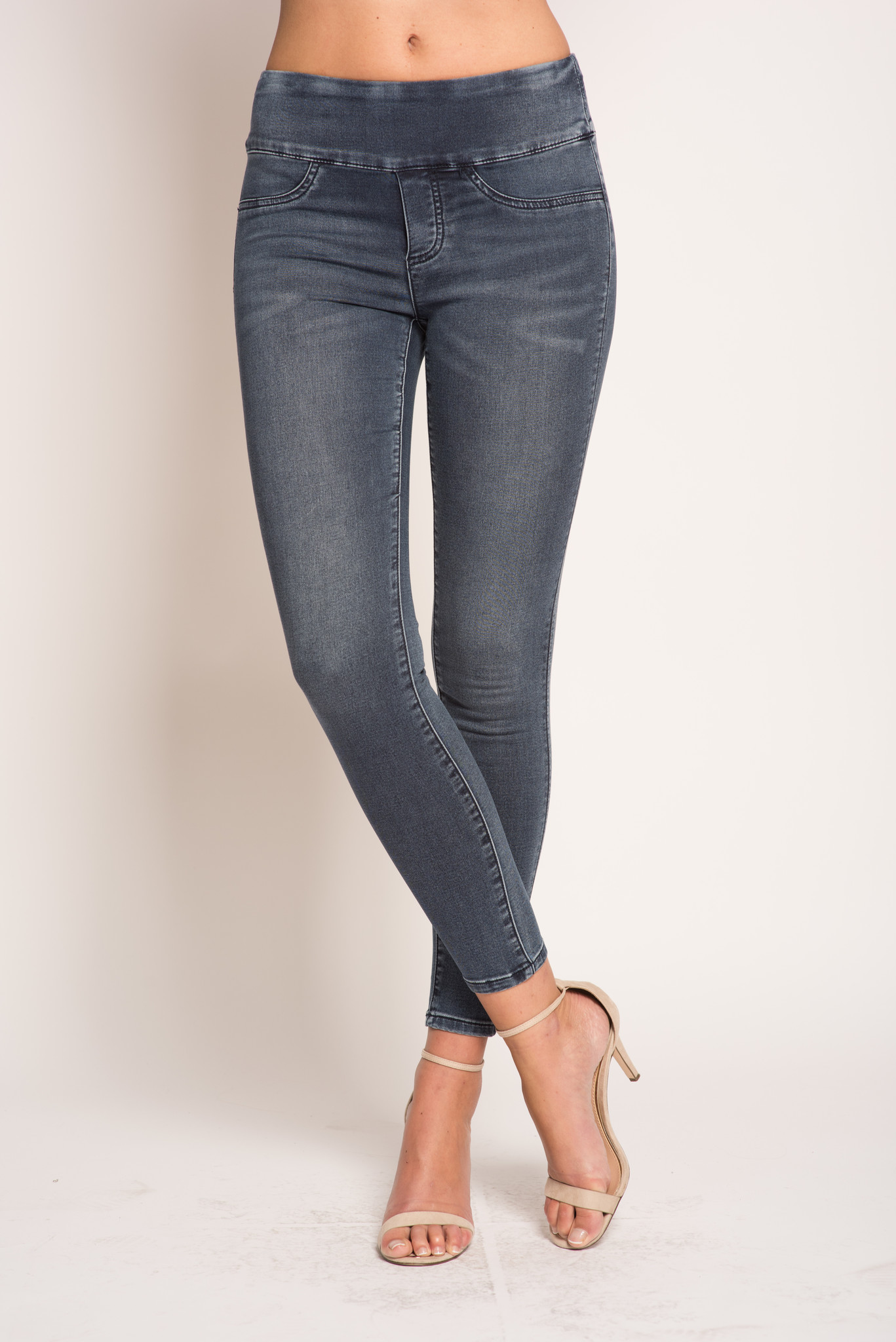 Janey Jegging in LIGHT DENIM