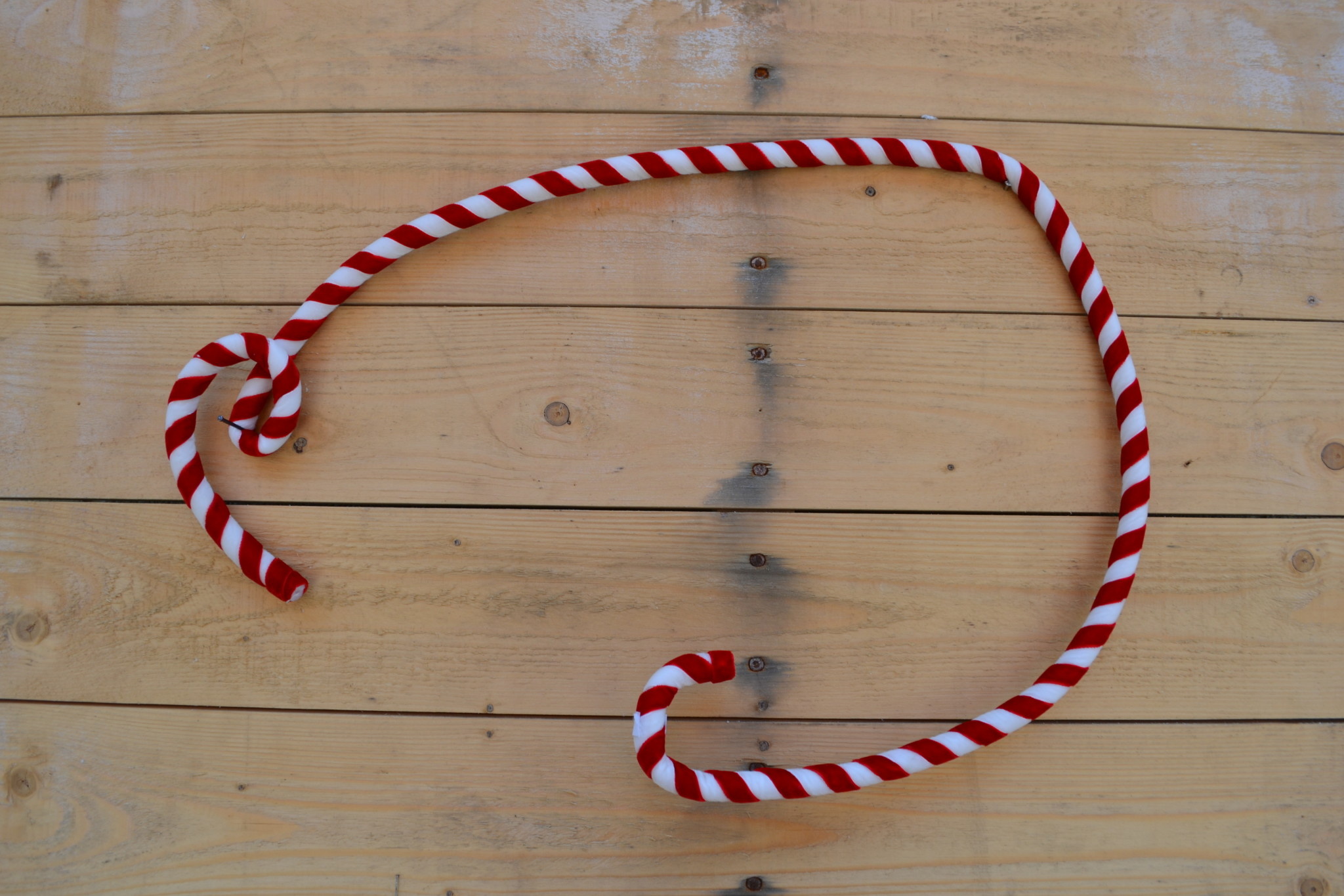 4-ft Wired Velvet Candy Cane Rope