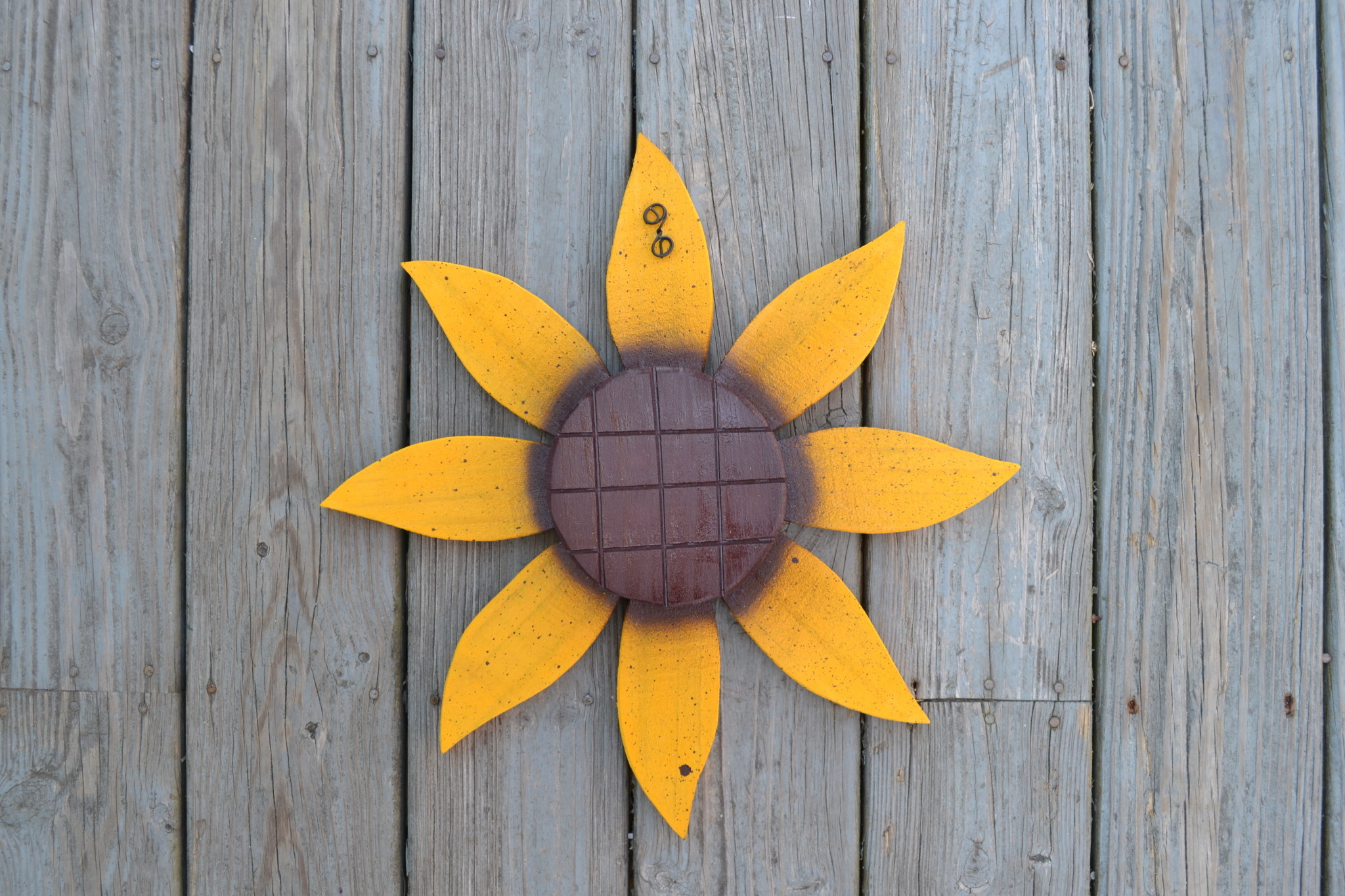 Wooden Sunflower Decor: Charming Touches for Your Home