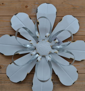 Distressed Enamel & Tin Wall Flower (2-Styles)