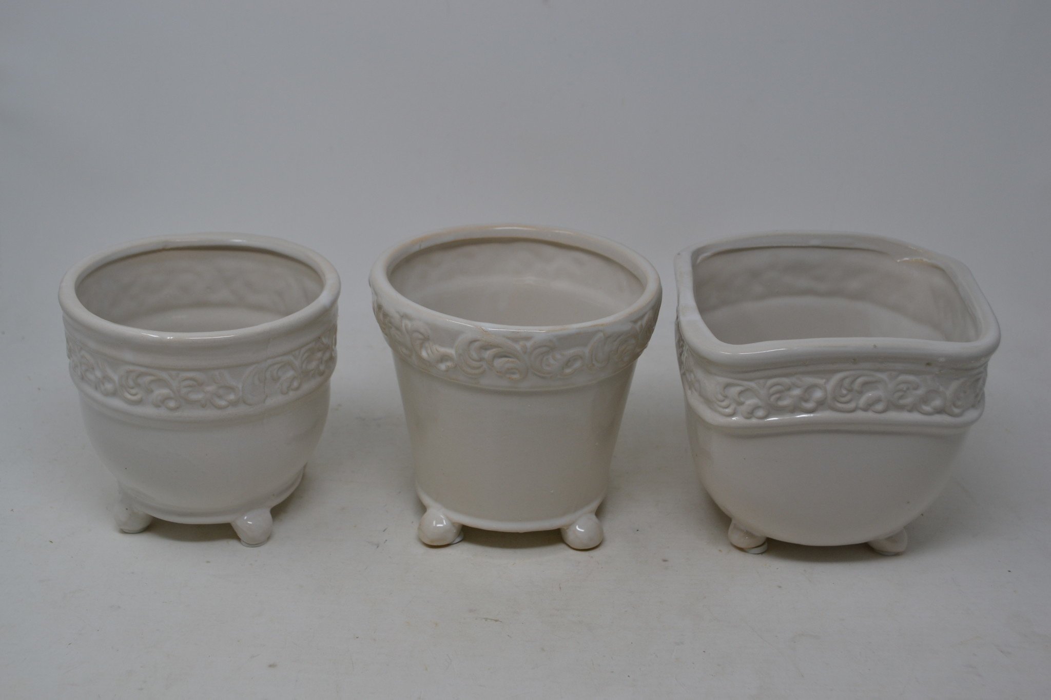 Filigree Trimmed Cream Container (3-Styles)