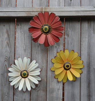 Hanging Metal Flower (3 Colors, 2 Sizes)