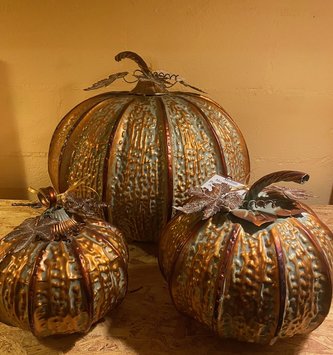 Metal Antiqued Pumpkin w/ Vine (3-Sizes)
