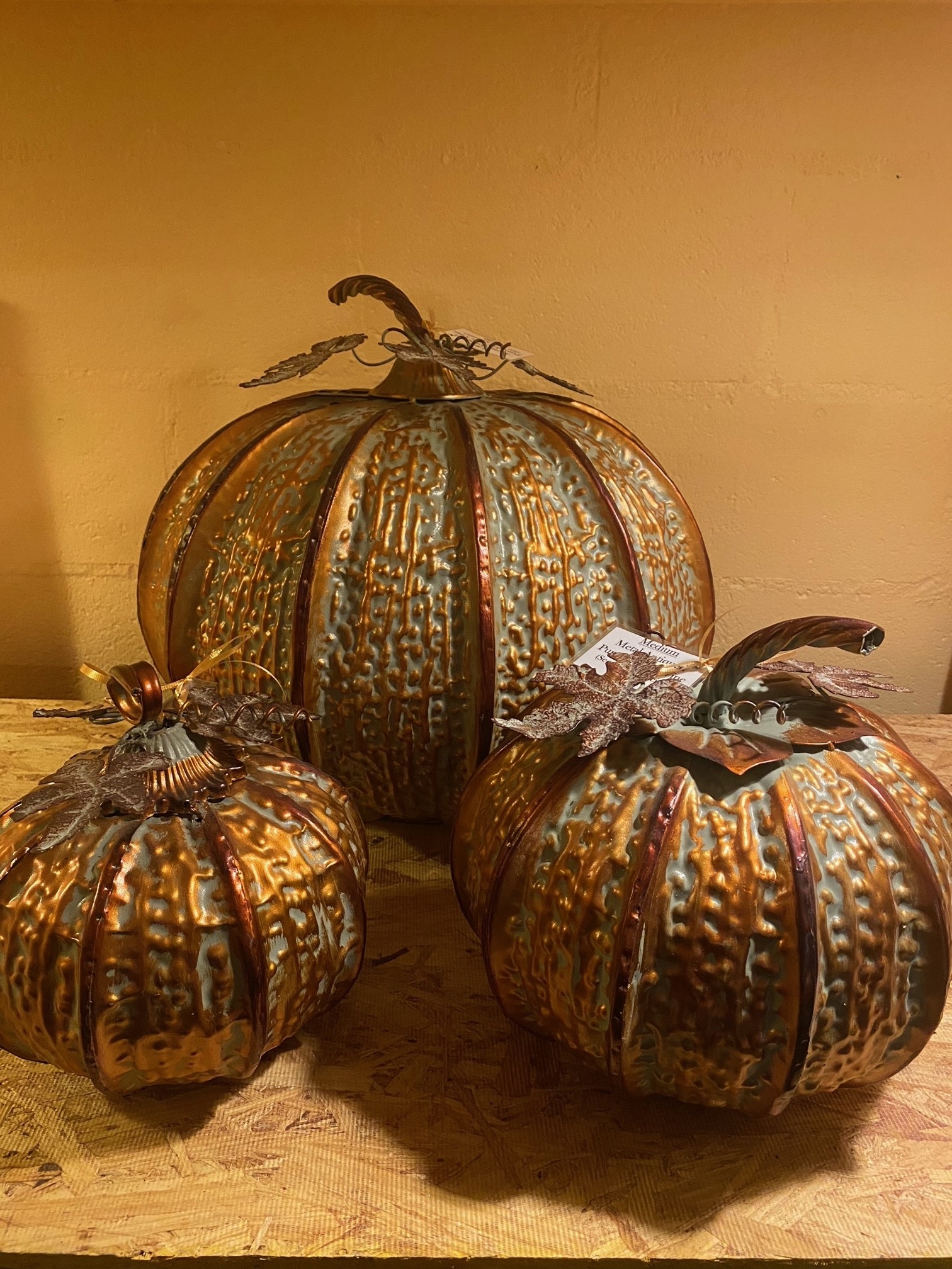 Metal Antiqued Pumpkin w/ Vine (3-Sizes)
