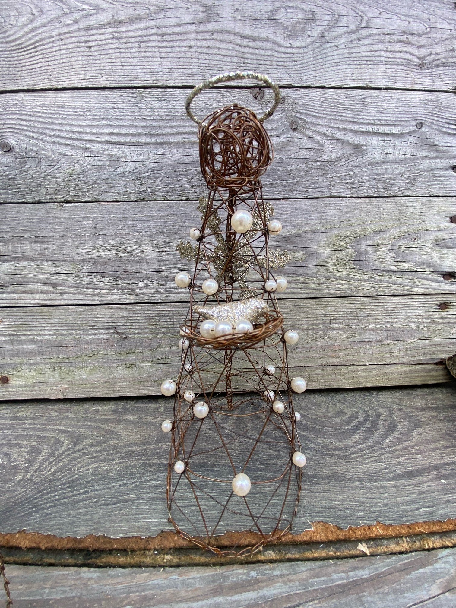 Standing Wire Snowflake Angel w/ Pearls (3-Sizes)