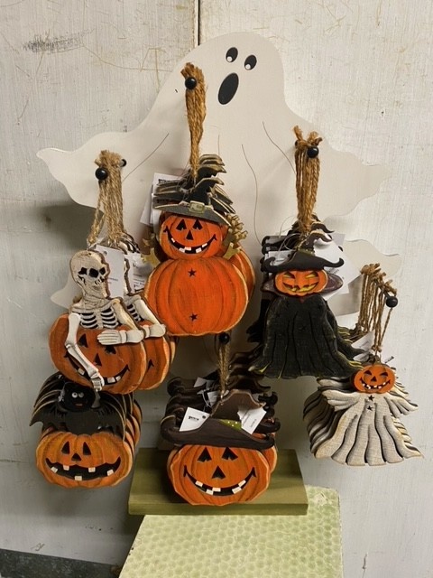 Halloween Jack-o-Lantern Wooden Ornament (6-Styles)