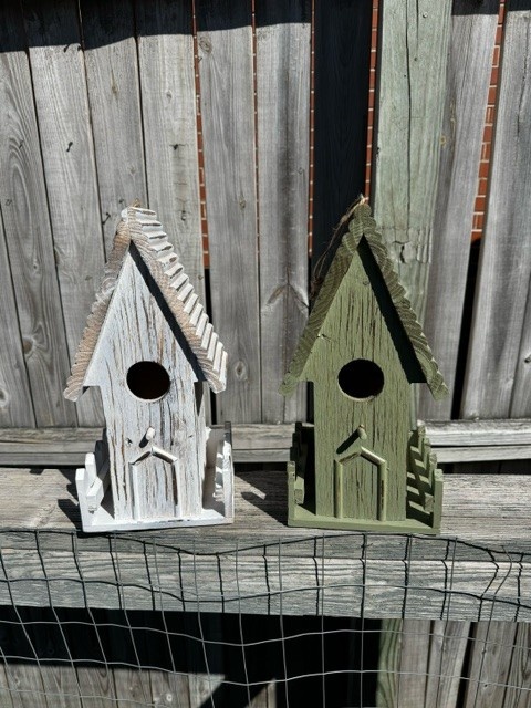 Wooden Picket Fence Bird House (2-Colors)