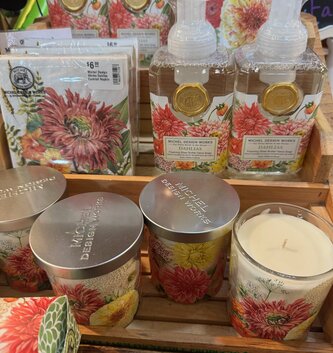 Michel Design Works Michel Design Works Dahlias (7-Styles)