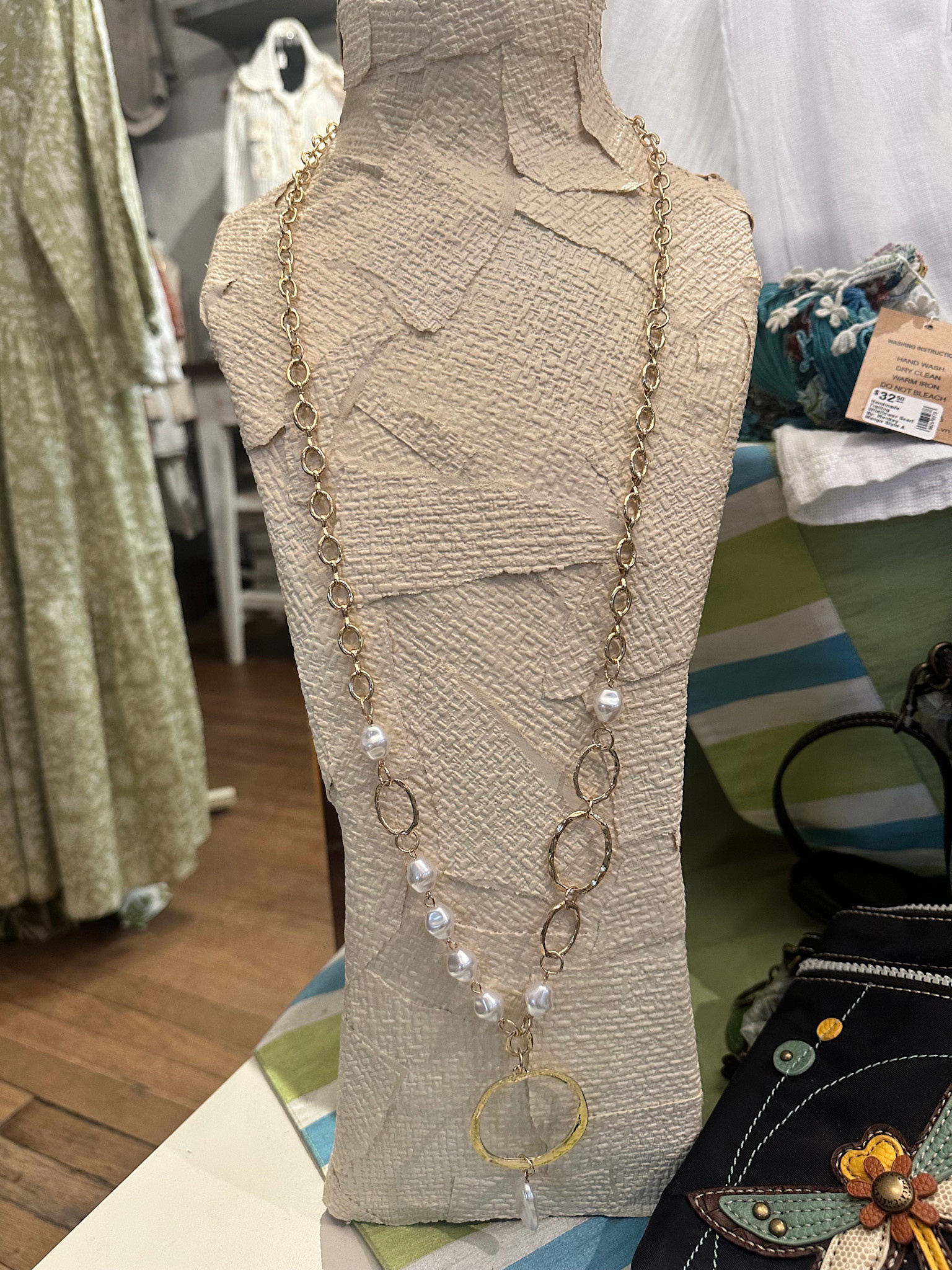 Rings w/ Pearl Drop Necklace Gold