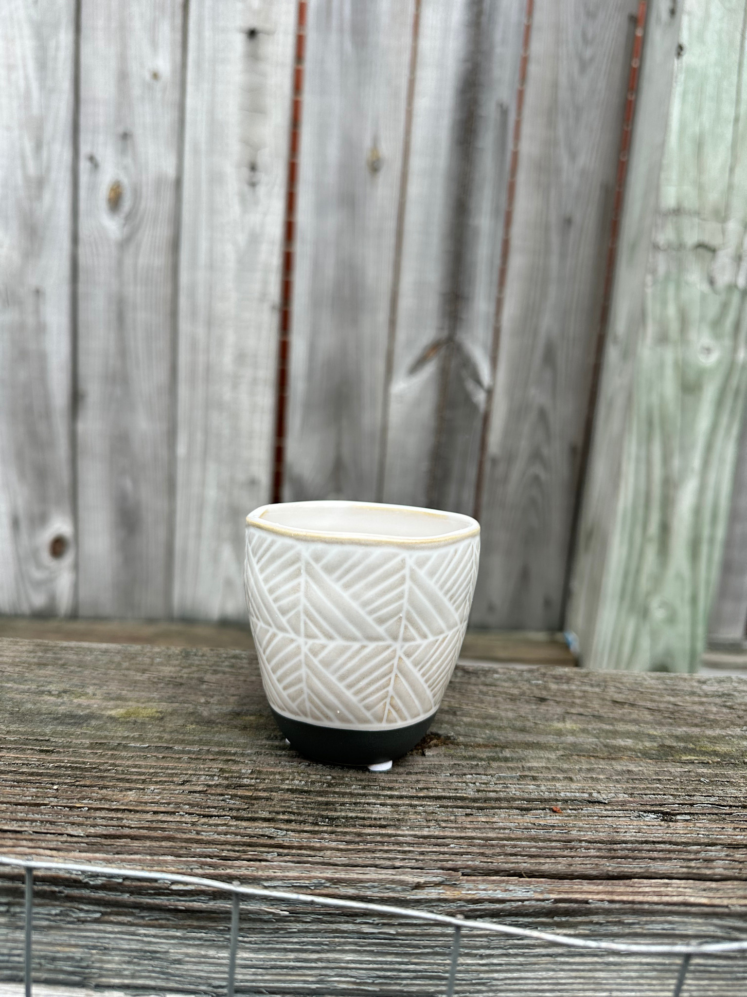 Mini Textured Pot