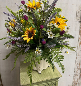 Custom Sunburst Black Eyed Susan in Scalloped Vase
