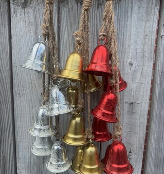 Hanging Metal Bell Cluster (3-Colors)