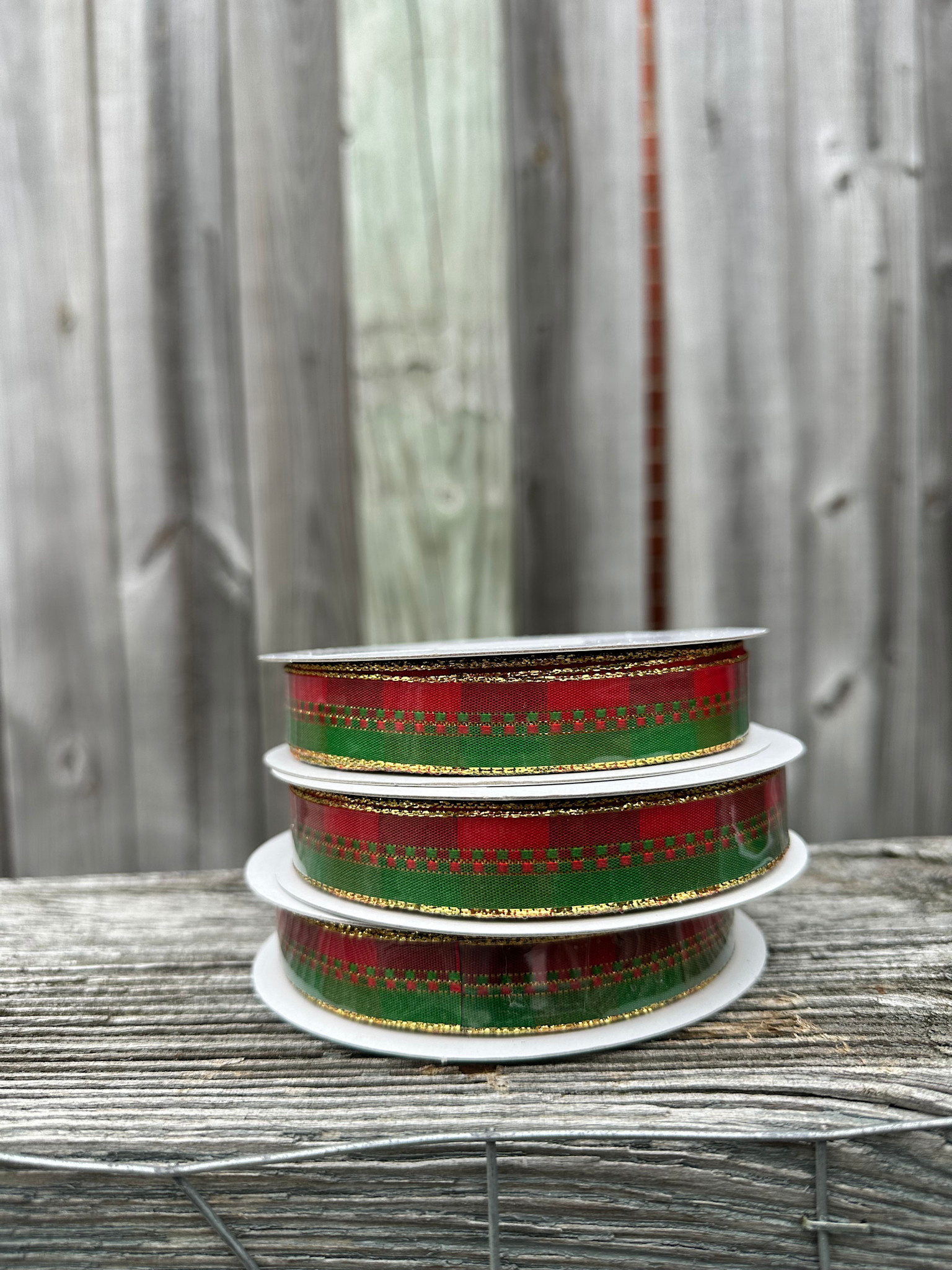 5/8'' x 25 YD Red/Green Woven Ribbon