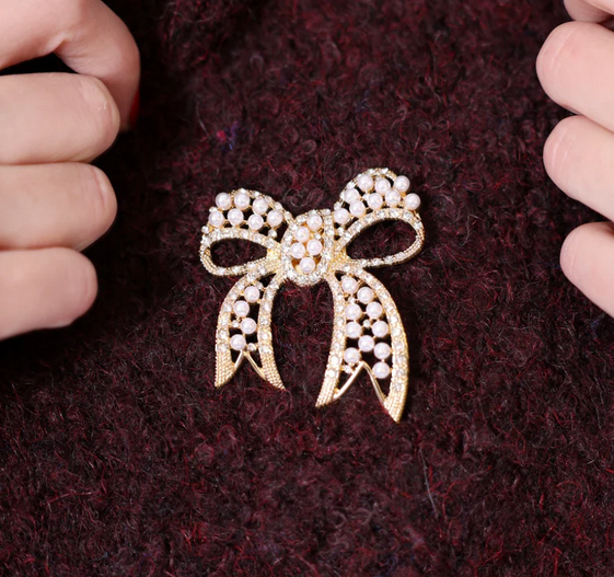 Magnetic Holiday Brooch (5-Styles)
