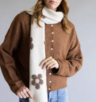 Daisy Patterned Scarf (2-Colors)