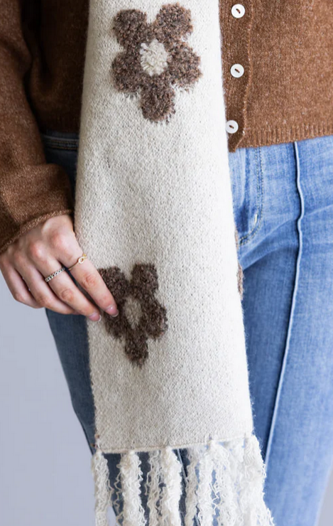 Daisy Patterned Scarf (2-Colors)