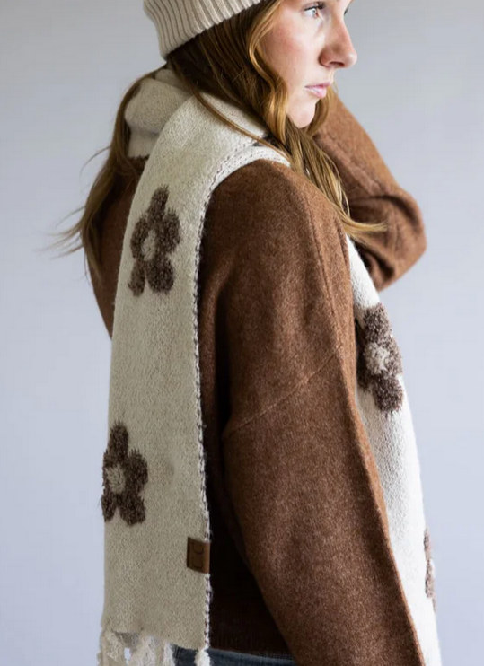 Daisy Patterned Scarf (2-Colors)