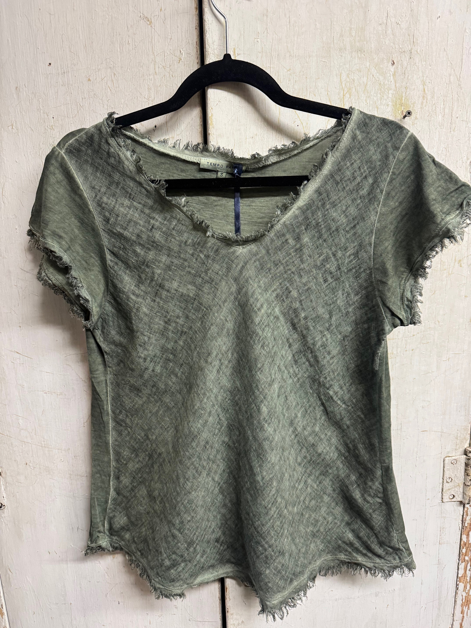 Tempo Paris Frayed Edge V-Neck Shirt By: Tempo Paris (3-Colors)