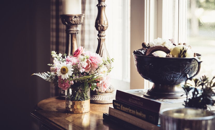 How to Design the Perfect Custom Silk Arrangement for Your Space