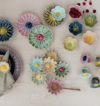 Stoneware Daisy Dish (6-Styles)