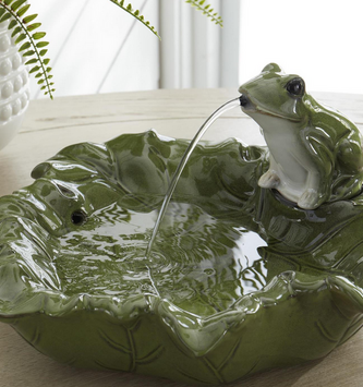 Leaf & Frog Ceramic Fountain