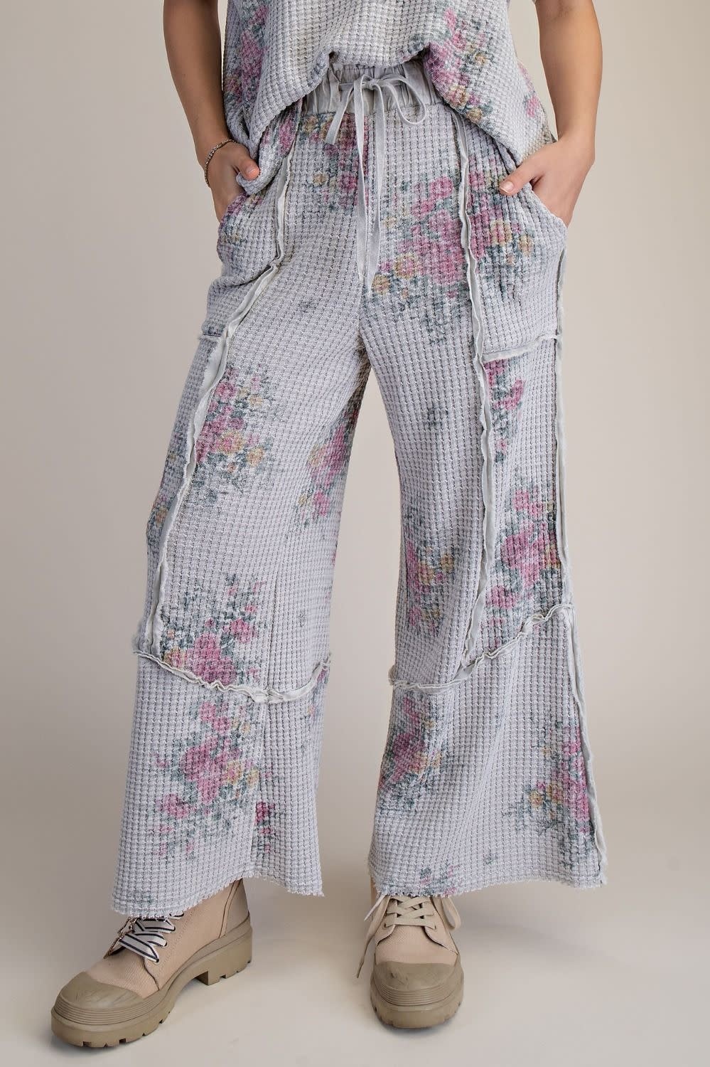 Easel Floral Print Waffle Weave Pant by: Easel