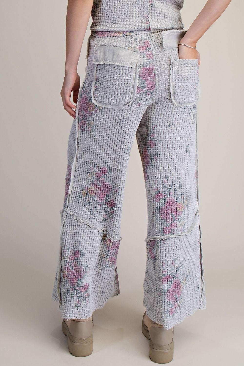 Easel Floral Print Waffle Weave Pant by: Easel