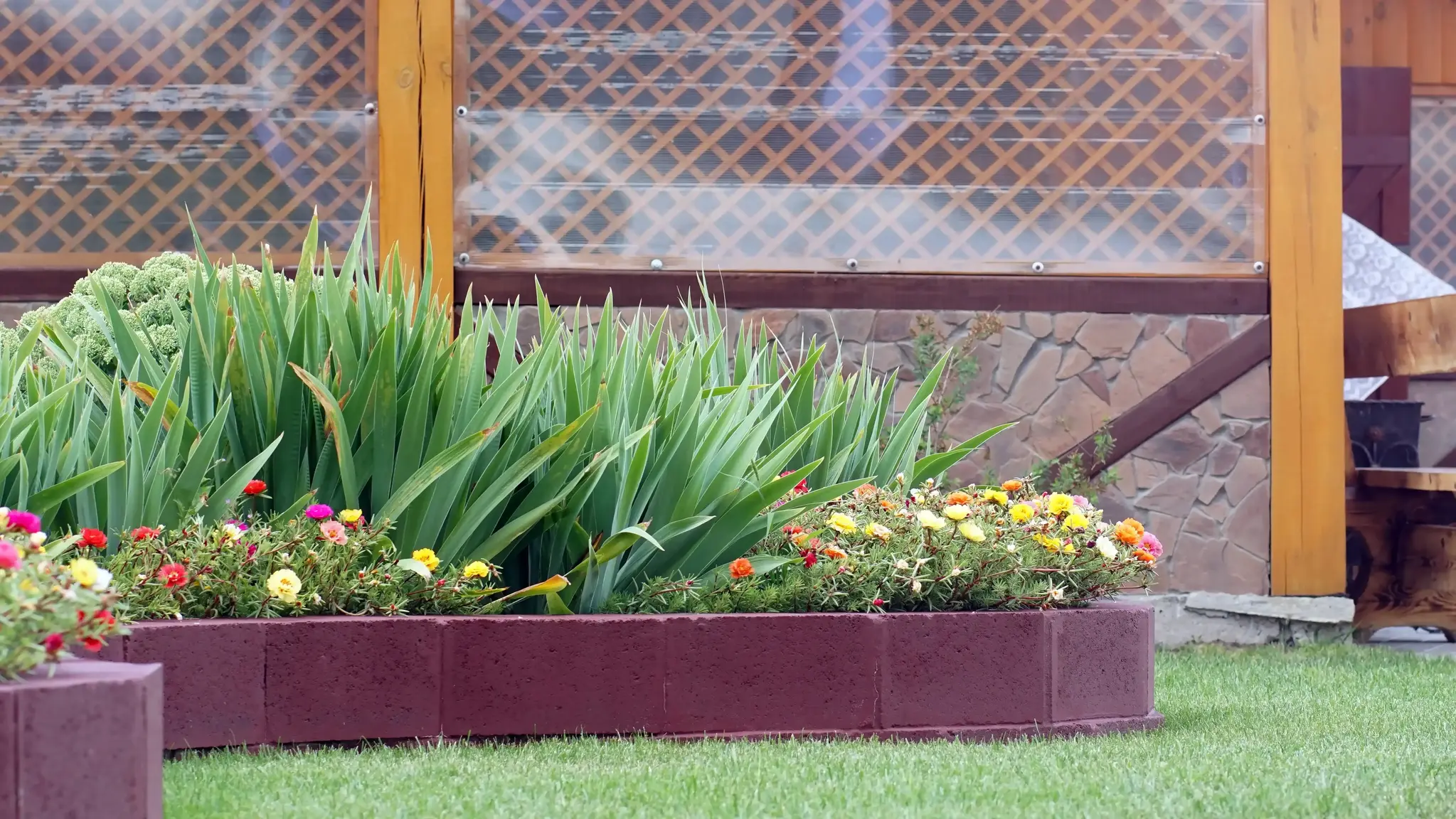 The Best Decorative Garden Yard Stakes to Transform Your Outdoor Space