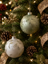 Mini Leaf Pearl Glass Ornament (2-Colors)